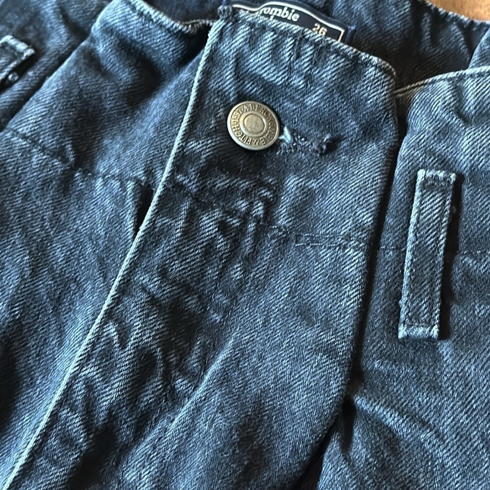 Abercrombie & Fitch A&F High Rise Black Mom Jean Size 26 2 Short - Picture 5 of 11